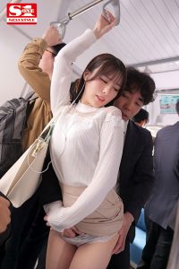 SONE-187 นักศึกษาสาวฟังเพลงโดนล้วงหีบนรถไฟ Rei Kuroshima